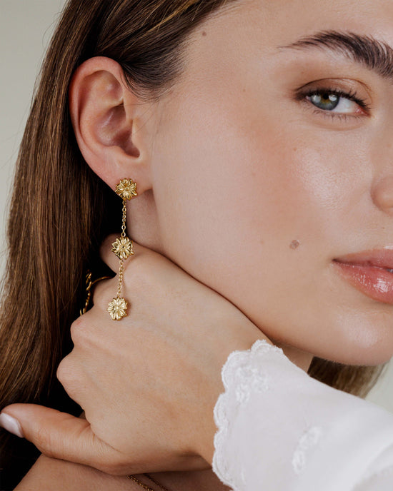 Petal Fall Studs gold