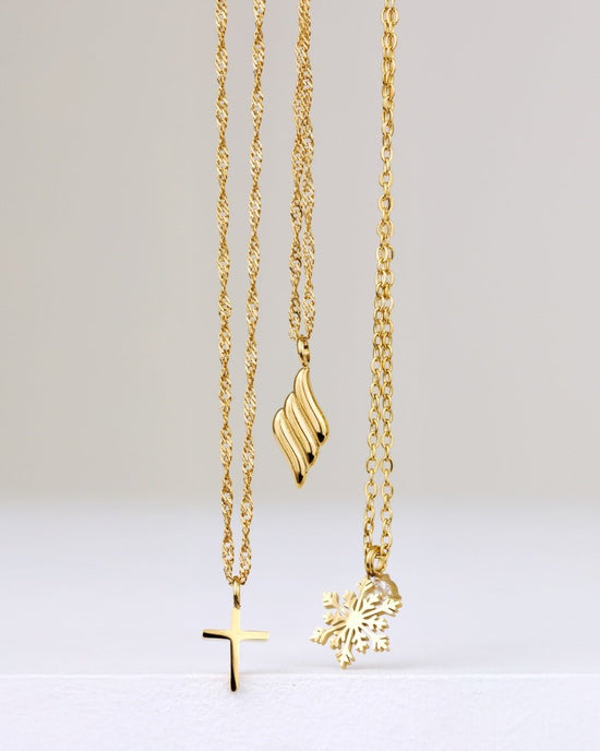 Lustrous Pendant Necklace gold