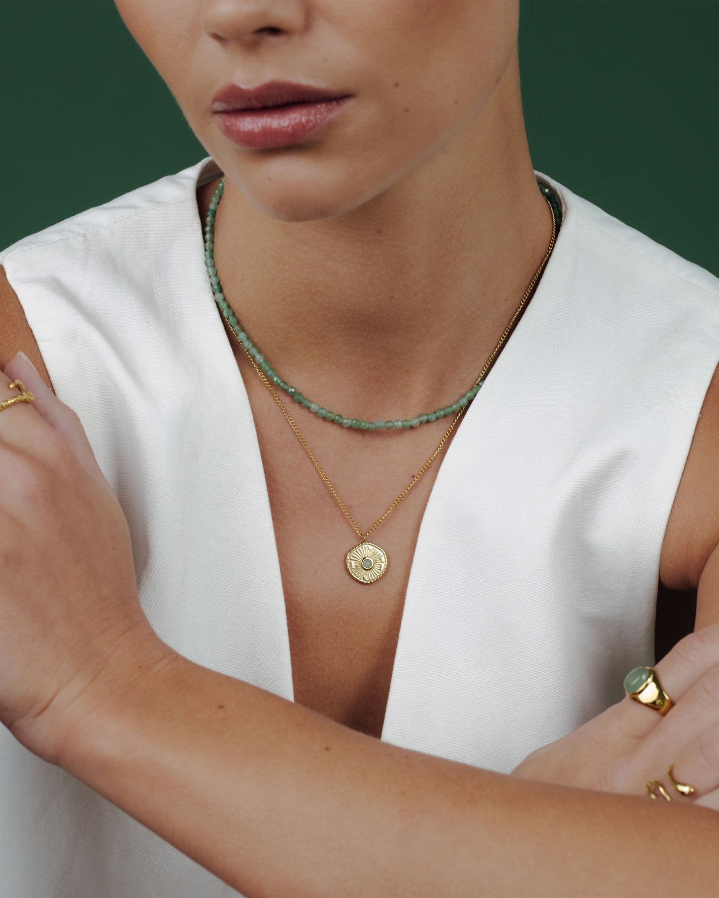[[Color:gold,shopthelook]]