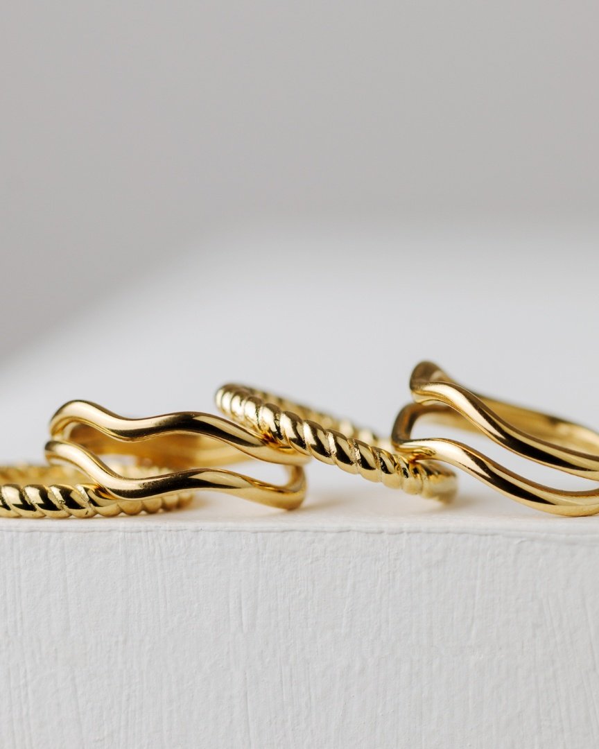 Endless Twist Ring Rose Gold