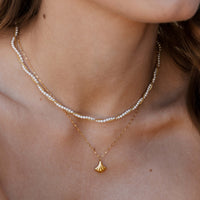 [[Color:gold,shopthelook]]