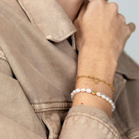 [[Color:gold,shopthelook]]