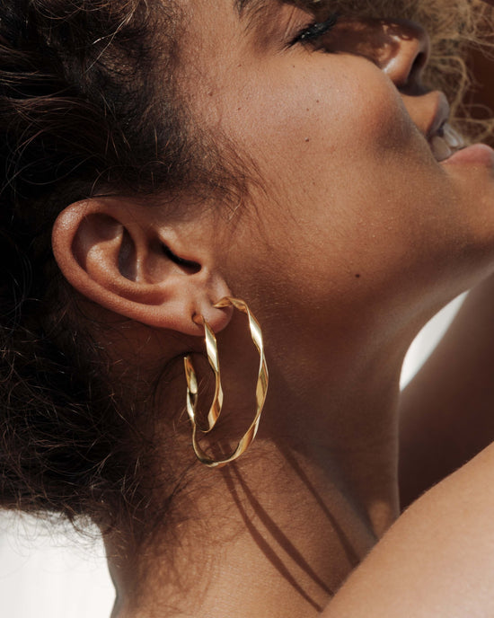 Sahira Hoop Studs Large Gold