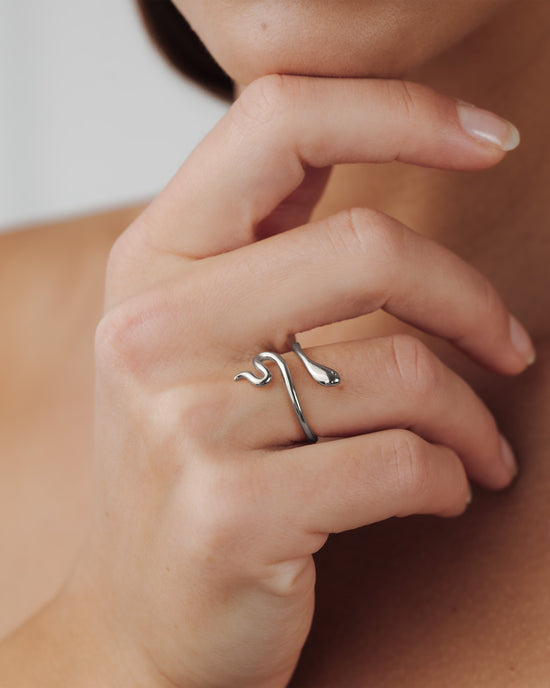 Slim Snake Ring Silver