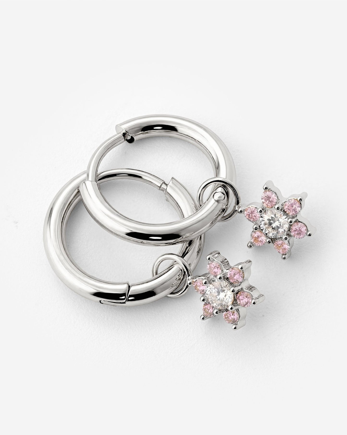 [[Color:Silver]]