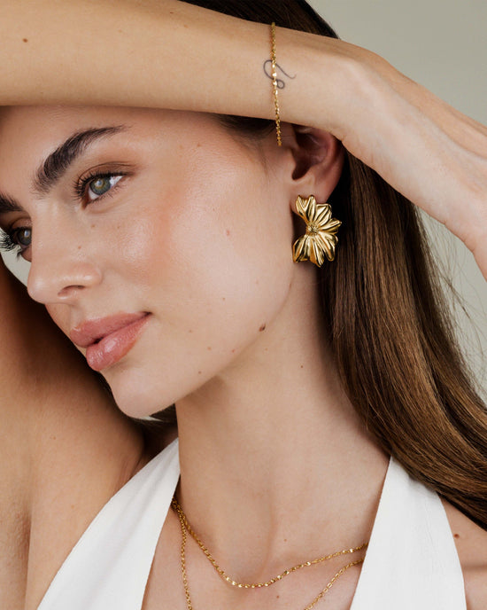Eternal Bloom Studs gold