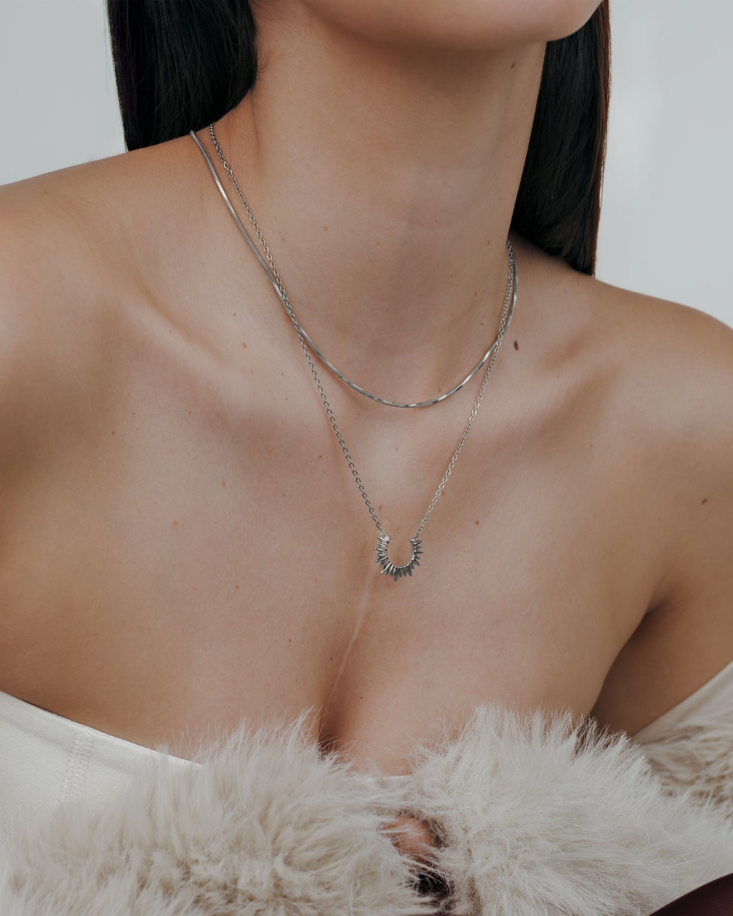 [[Farbe:Silber,shopthelook]]