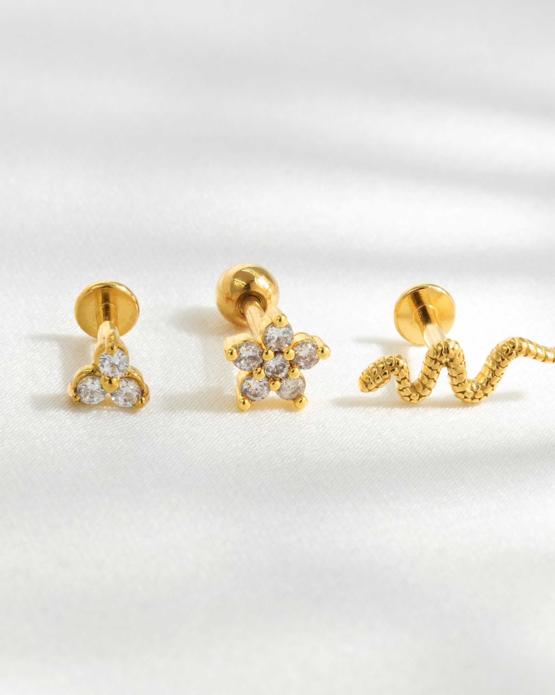 Radiant Flower Piercing Stud Silver