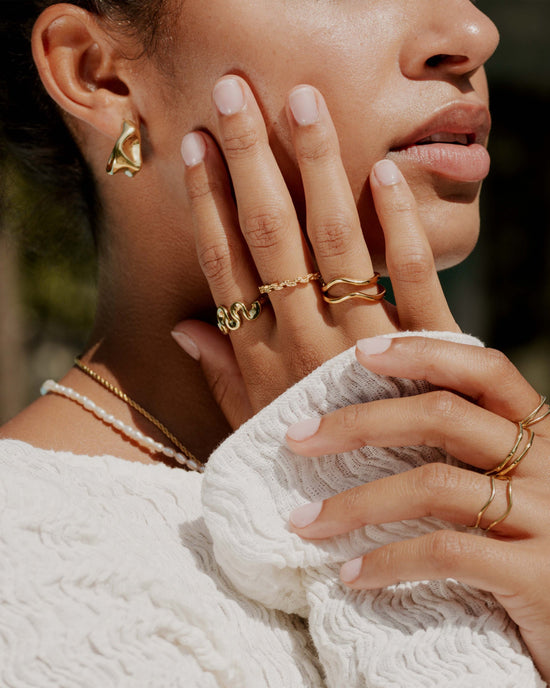 Gentle Curve Ring Gold