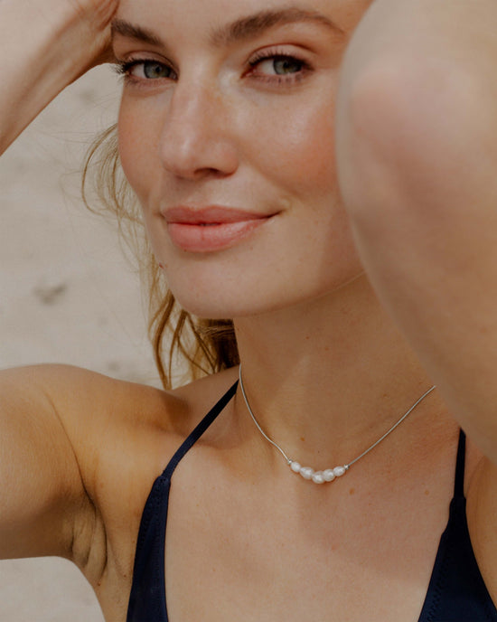 Pearlessence Choker Silver
