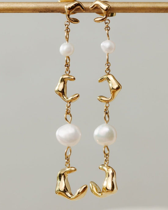 Abundant Anna Earrings gold