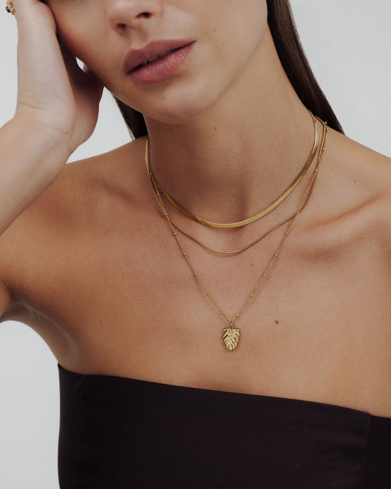Monstera Leaf Necklace gold