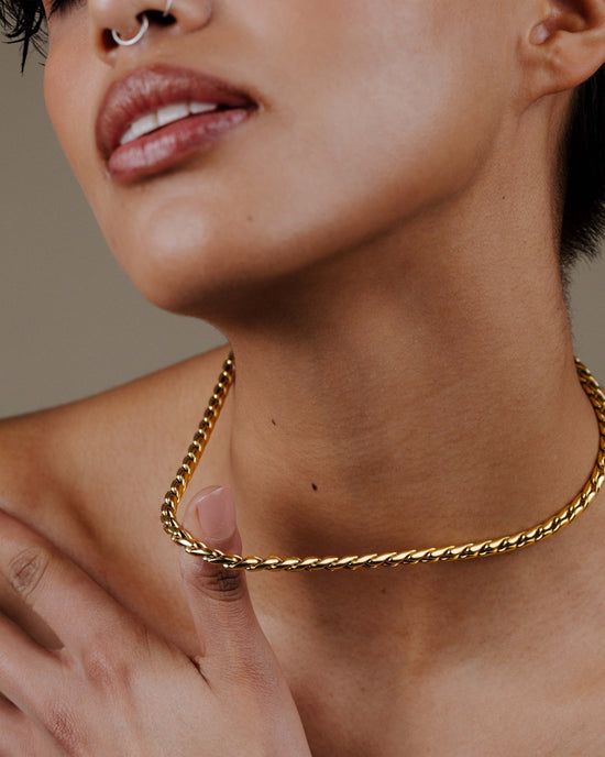 Spiral Links Necklace gold
