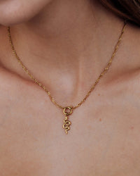 [[Farbe:Gold,Tragebild]]