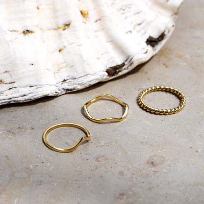 V-Shape Knuckle Ring Gold