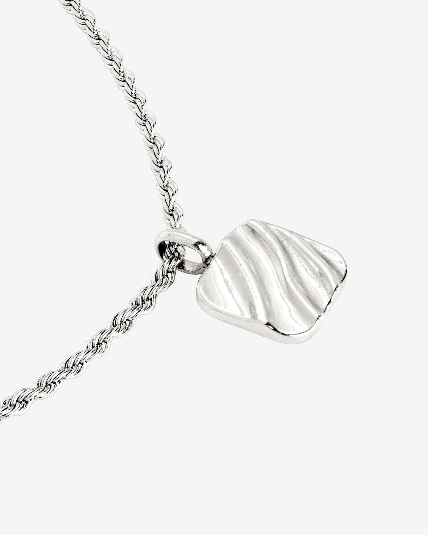 [[Color:Silver]]