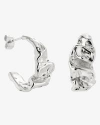 [[Color:Silver]]