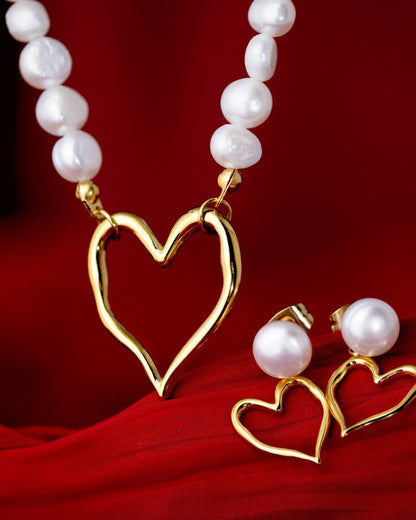 Melting Heart Pearl Studs Silver