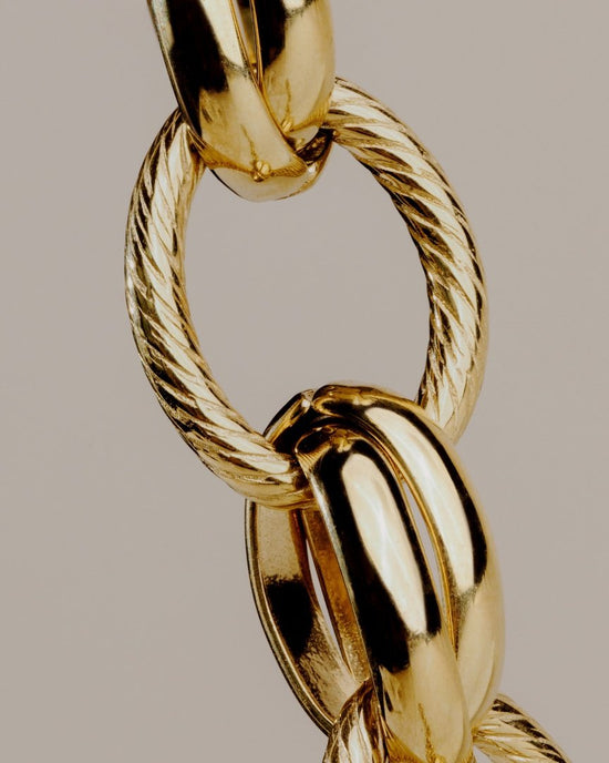 Chunky Twisted Links Bracelet gold