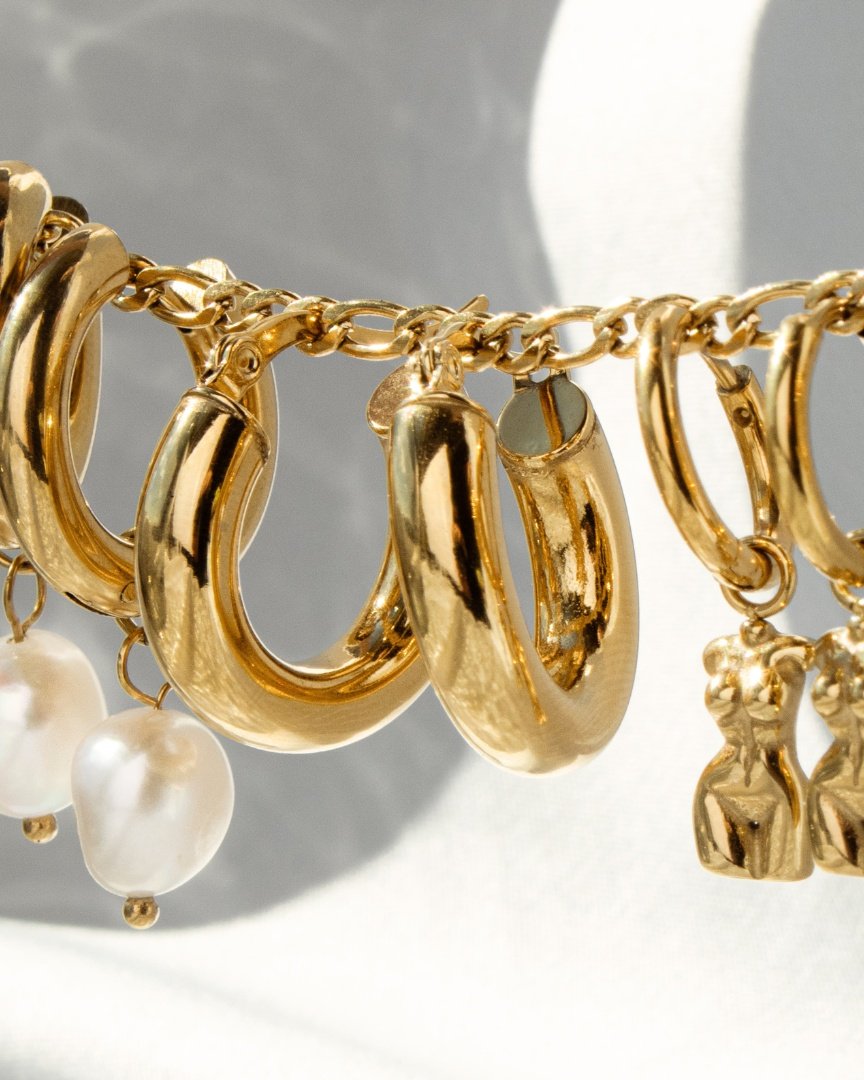 [[Color:gold]]