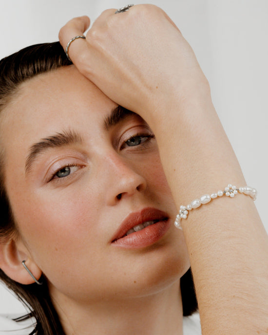 Flowery Pearls Bracelet Silver