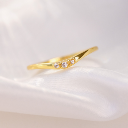 Delicate Sparkle Ring Gold