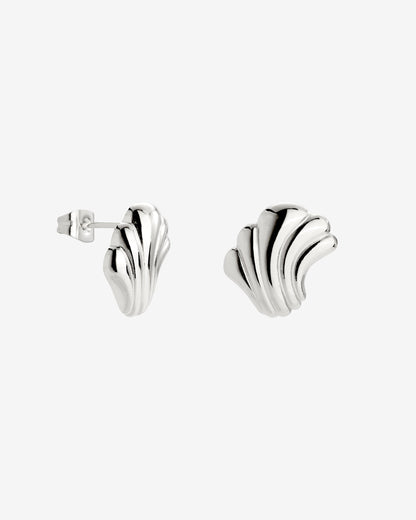 Simple Wave Studs Silver