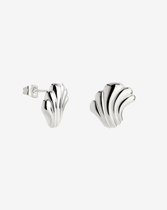 Simple Wave Studs Silver