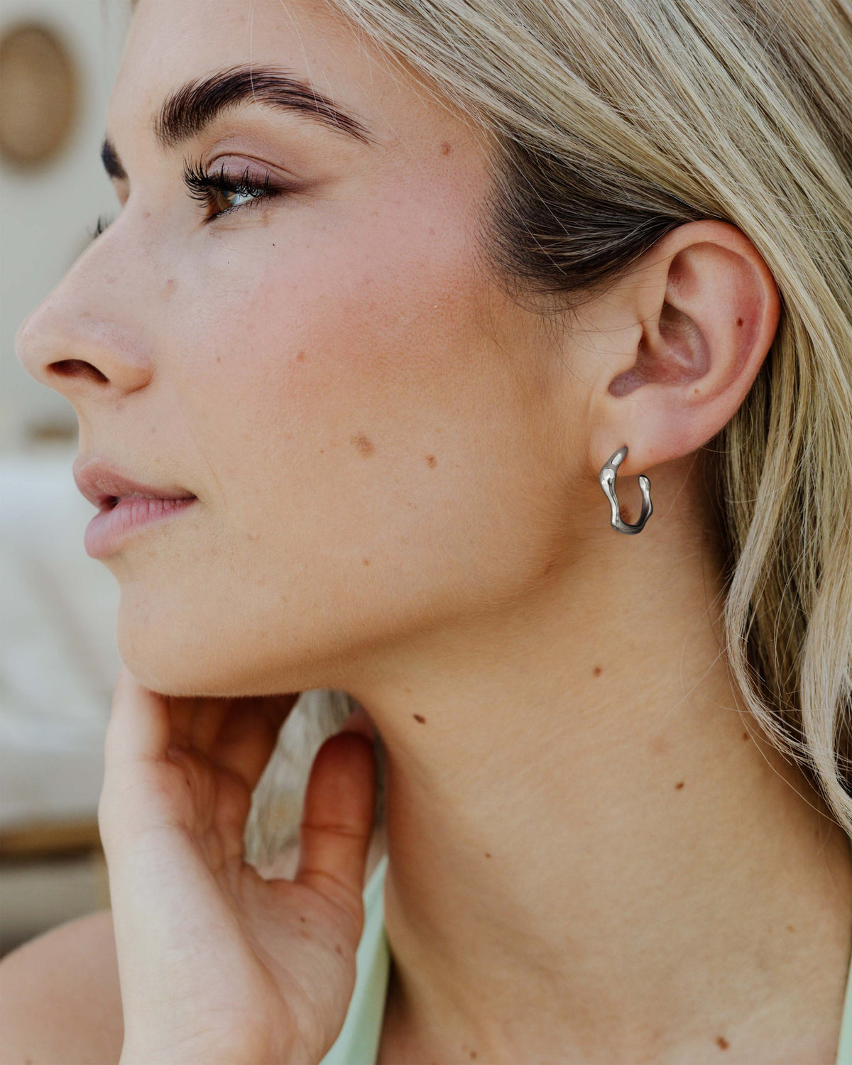 Solar Wave Hoop Studs Medium