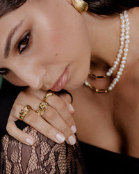 [[Color:gold,shopthelook]]