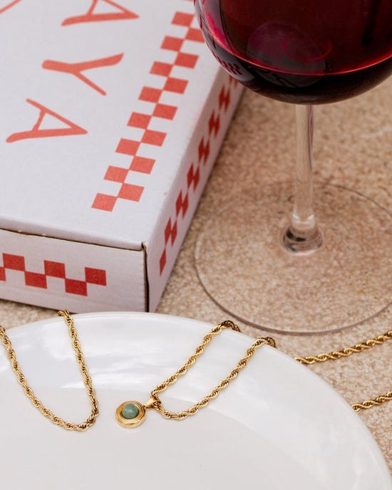 Olive Glow Necklace gold