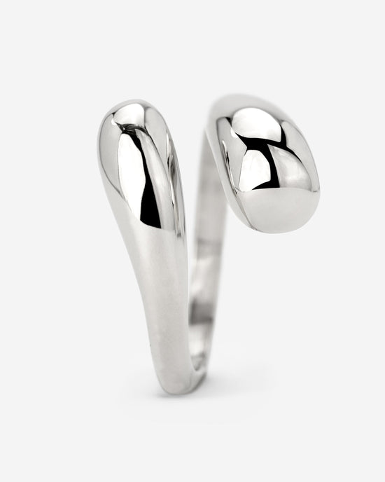 Gentle Embrace Ring Silver