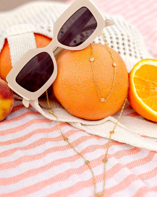 Swirl'n Sunglasses Chain Silver