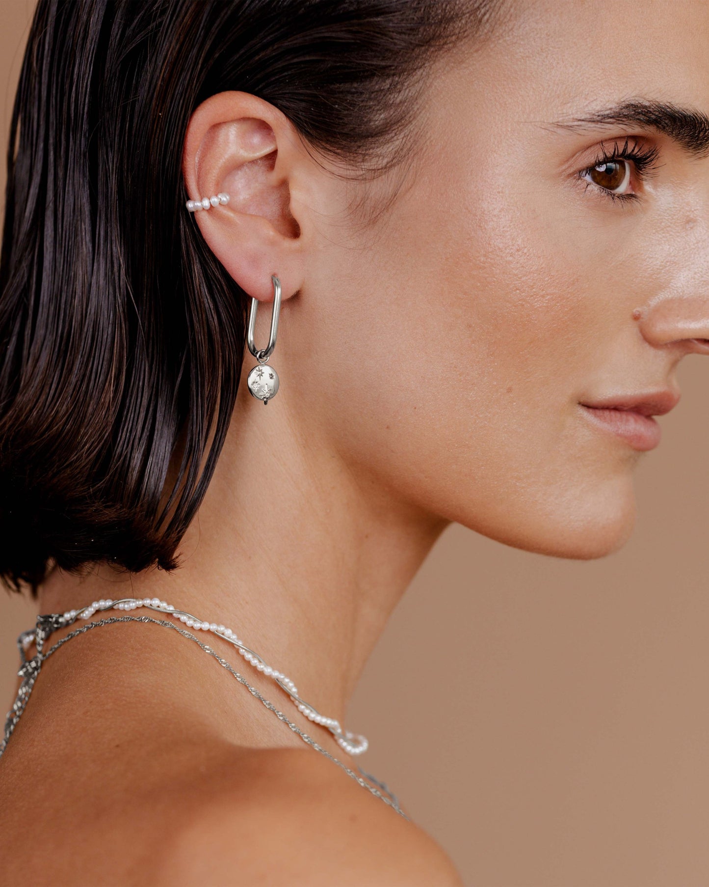 [[Color:Silver,shopthelook]]