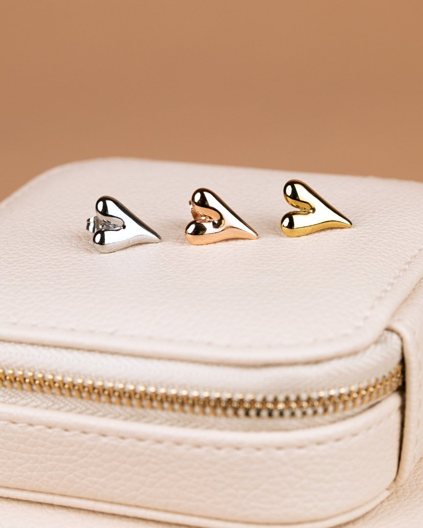 Flowy Heart Studs Small Gold