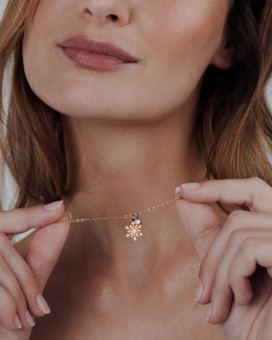 Sparkling Snowflake Necklace Rose Gold