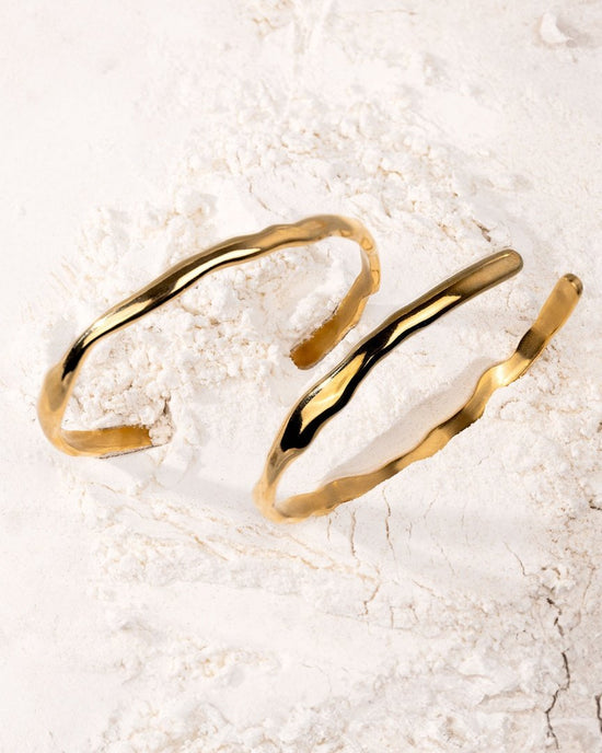 Flowing Bangle Gold