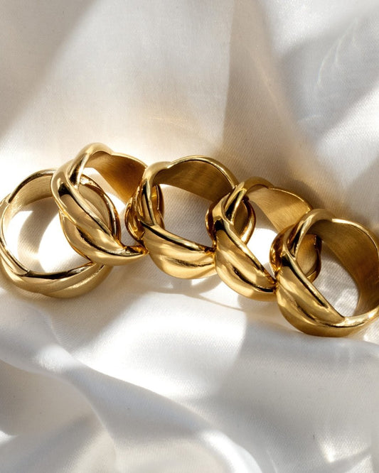 Female DNA Ring Silver