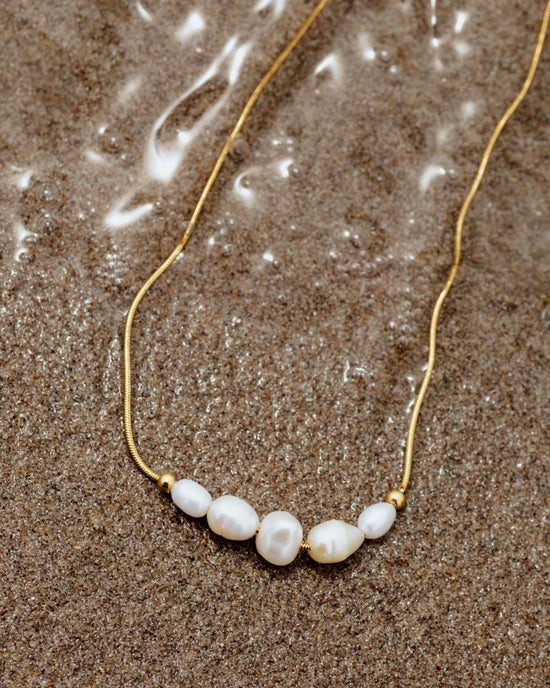 Pearlessence Choker Silver