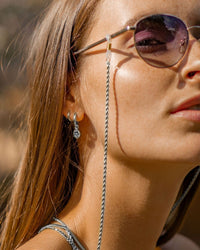 [[Color:Silver,shopthelook]]