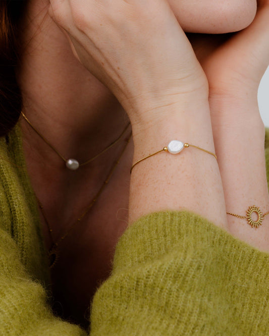 Minimalist Pearl Bracelet gold