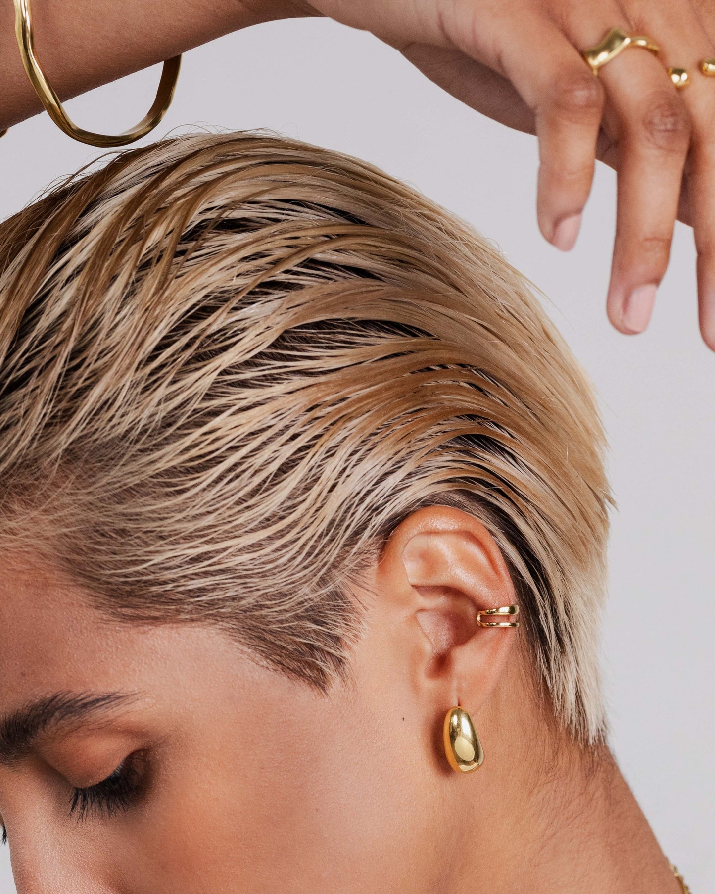 [[Farbe:Gold,shopthelook]]