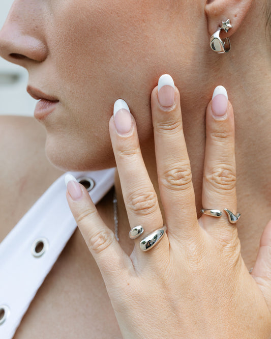 Gentle Embrace Ring Light silver