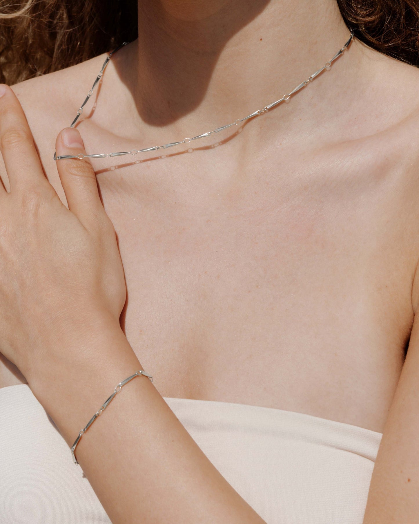 [[Color:Silver,shopthelook]]