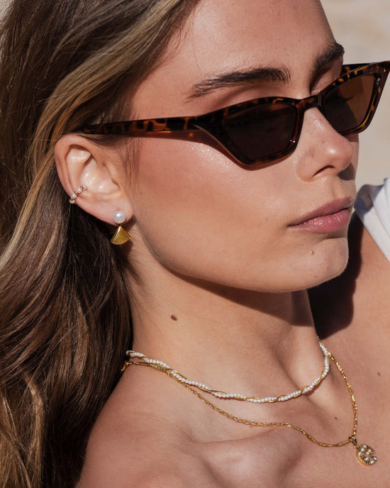 Pearl & Fan Studs gold