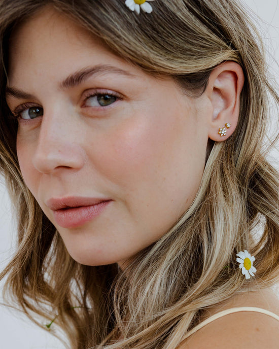 Sparkling White Petal Studs Gold
