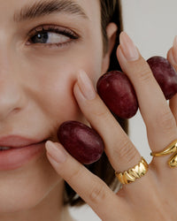 [[Color:gold,shopthelook]]