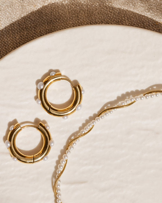 Timeless Chic Hoopies gold