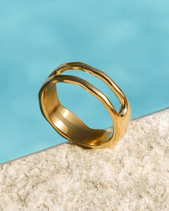 Flowing Gap Ring Rose Gold