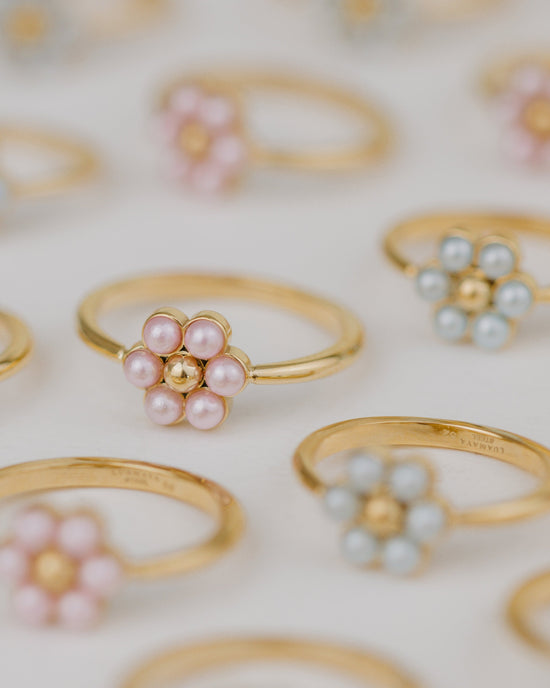 Pretty Pink Daisy Ring Silver